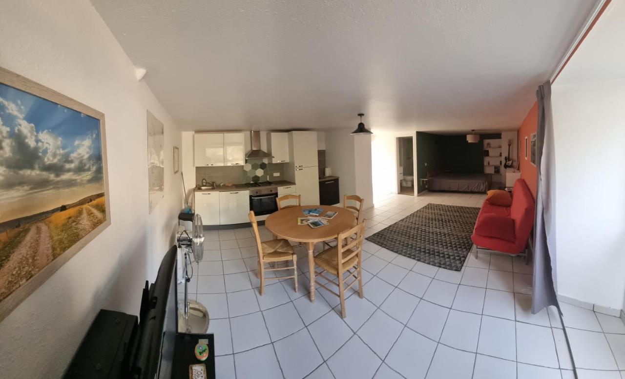 Studio En Plein Coeur De Chanac Bagian luar foto